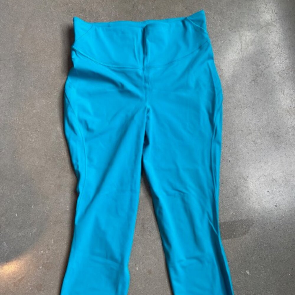 Lululemon Base Pace High-Rise Crop 23" Size 10, Turquoise Tide